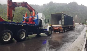 PUENTE SOBRE EL RÍO PASTAZA PASO A CUMANDÁ