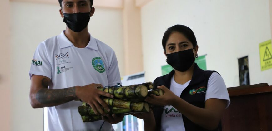 ENTREGA OFICIAL DE CENTRO DE ACOPIO A PRODUCTORES