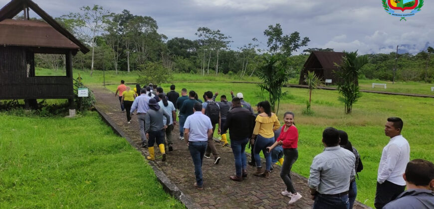 PREFECTO RECORRE INSTALACIONES DE LA PLAZA TIWINTZA