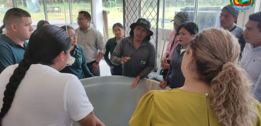 PREFECTO RECORRE INSTALACIONES DE LA PLAZA TIWINTZA