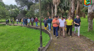 PREFECTO RECORRE INSTALACIONES DE LA PLAZA TIWINTZA