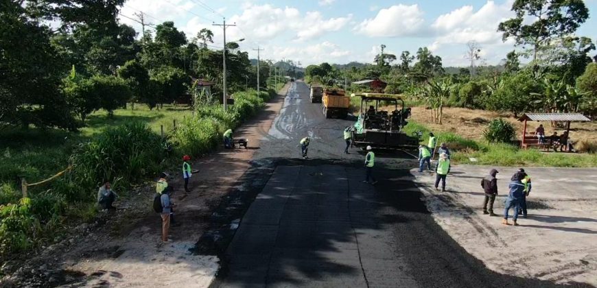 Asfaltamos el paso lateral de Huamboya