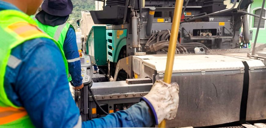 ¡Habitantes de Nueva Tarqui reciben con alegría el inicio de asfaltados!