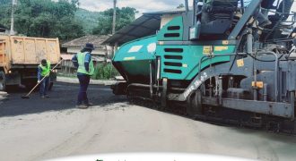 ¡Habitantes de Nueva Tarqui reciben con alegría el inicio de asfaltados!