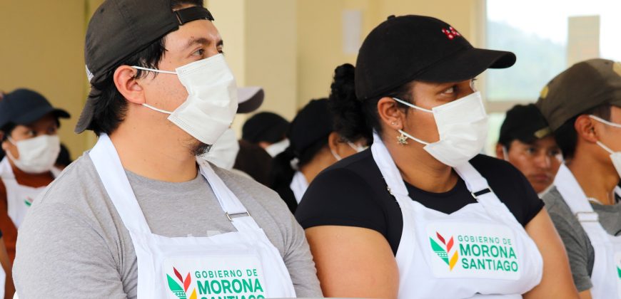 COLORES, OLORES Y SABORES EN LAS ESTRIBACIONES DEL RÍO UPANO