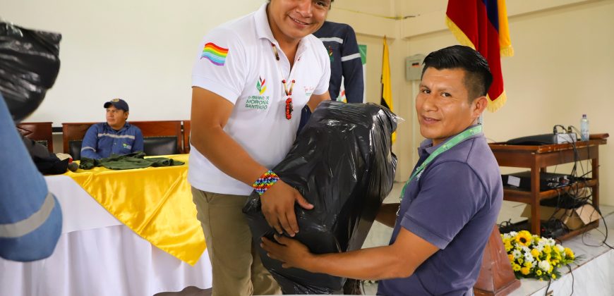 PRENDA DE VESTIR PARA LOS OBREROS