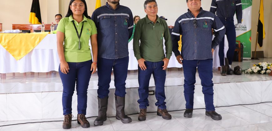 PRENDA DE VESTIR PARA LOS OBREROS