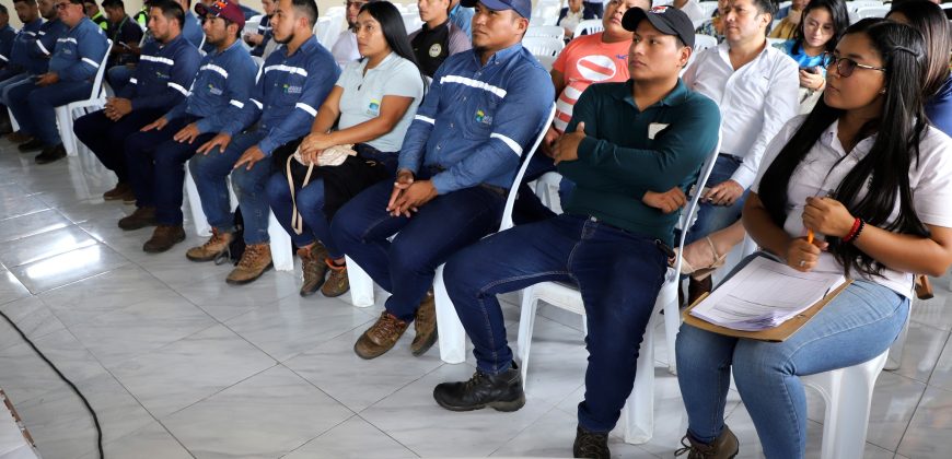 PRENDA DE VESTIR PARA LOS OBREROS