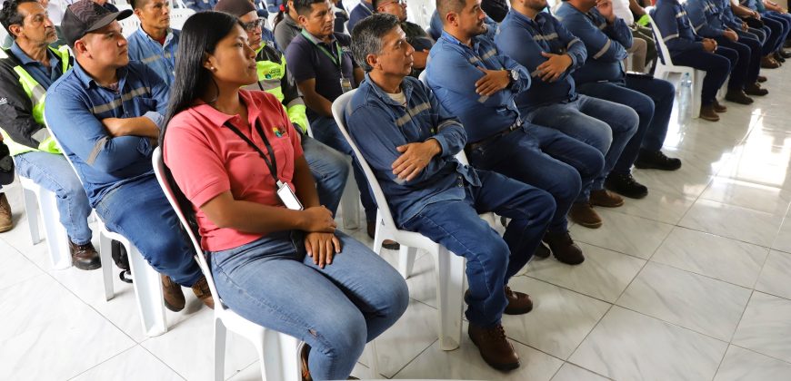 PRENDA DE VESTIR PARA LOS OBREROS