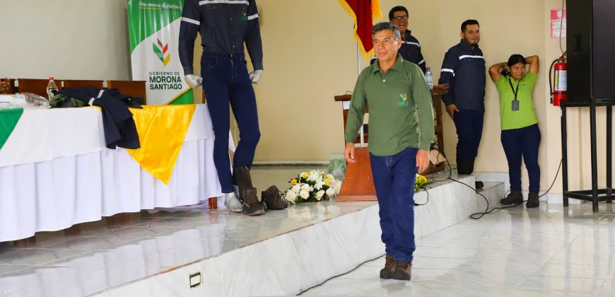 PRENDA DE VESTIR PARA LOS OBREROS