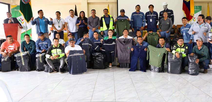 PRENDA DE VESTIR PARA LOS OBREROS