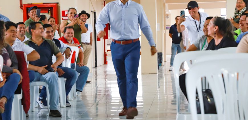 Uniformes para los funcionarios del GAD Provincial