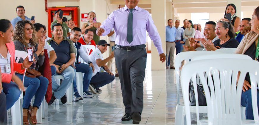 Uniformes para los funcionarios del GAD Provincial