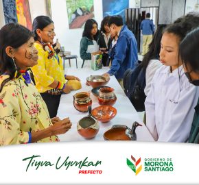 Exposición Artística de cerámica Achuar en San Antonio de Ibarra