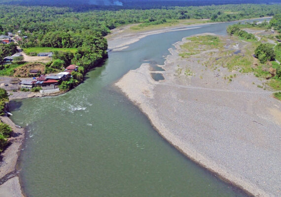 BOLETÍN DE PRENSA N.° 30. PUENTE SOBRE EL RÍO PASTAZA, PUERTO SANTA ANA